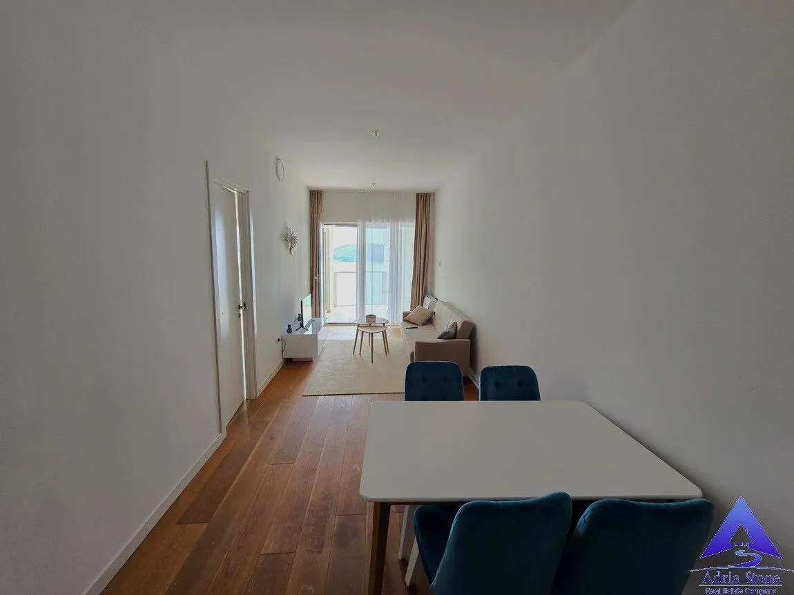 Prodaja, dvosoban stan, 77m², Centar, Budva