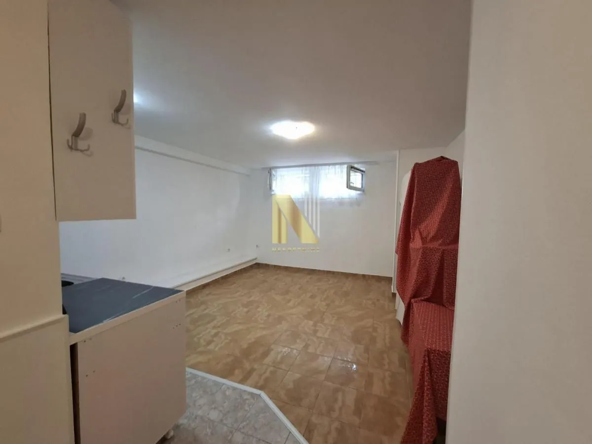 Prodaja, garsonjera, 28m², Socijalno, Novi Sad Sve Podlokacije