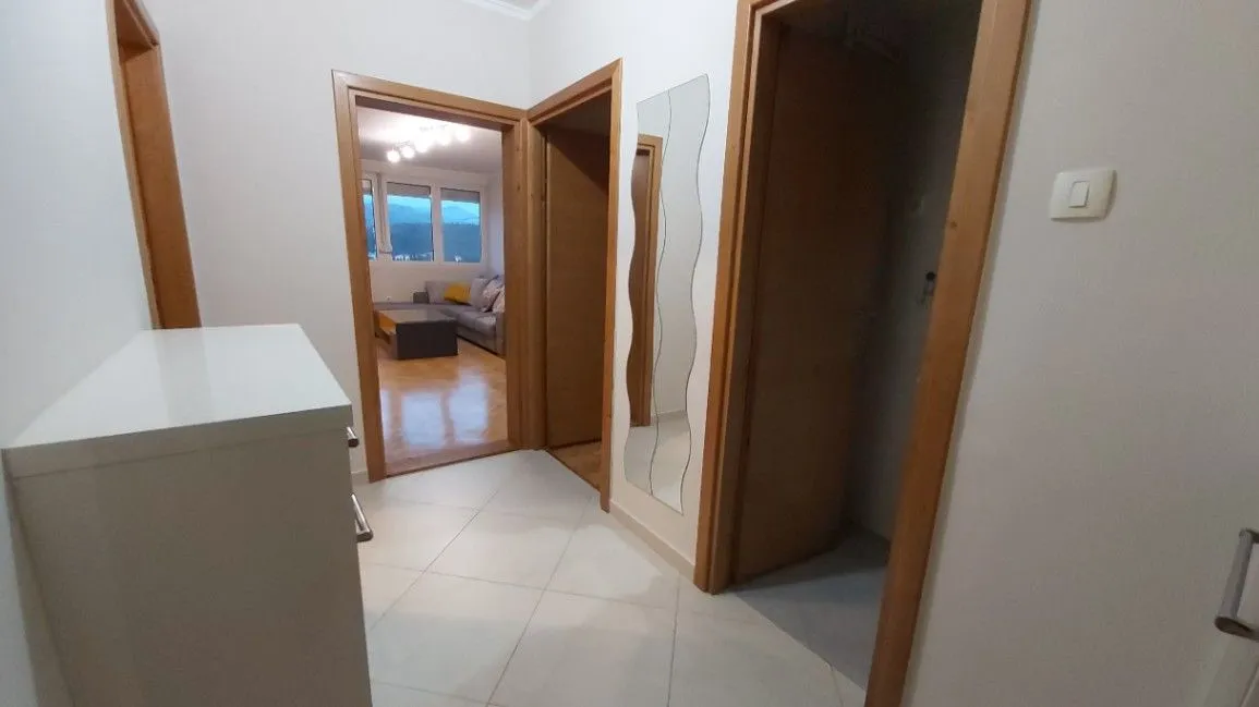 Izdavanje, dvosoban stan, 82m², Preko Morače, Podgorica