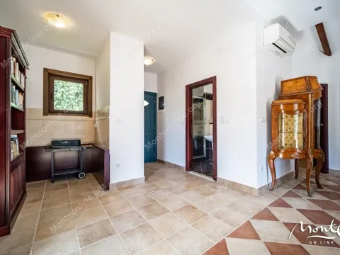Sale, two bedroom apartment, 92m², Kostanjica, Kotor - image 23