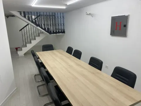 Sale, office space, 294m², Podgorica, Crna Gora - image 1