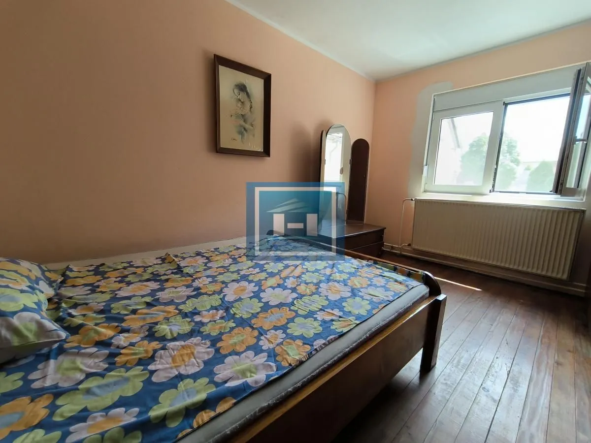 Sale, house, 250m², Ćuprija, Srbija
