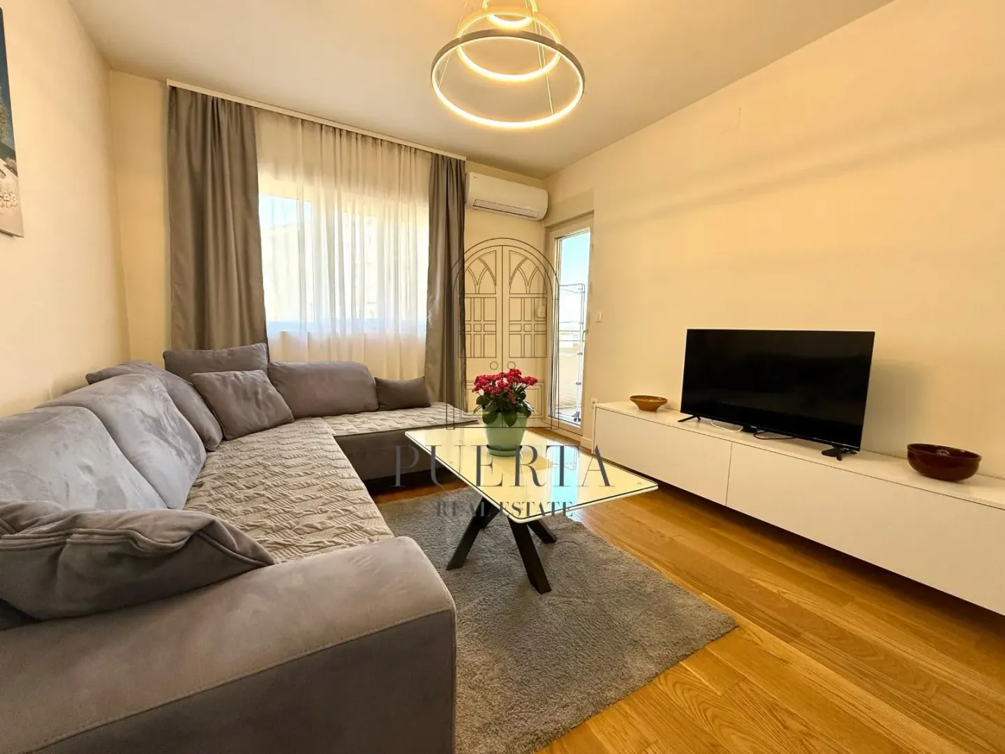 Rent, one bedroom apartment, 49m², Central Point, Podgorica