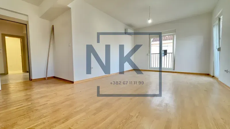 Izdavanje, dvosoban stan, 82m², Stara Varoš, Podgorica