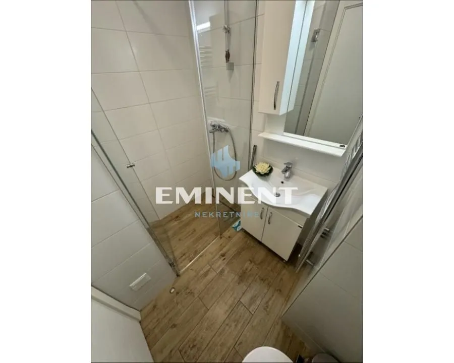 Prodaja, jednosoban stan, 32m², Novi Beograd Blok 67, Novi Beograd Sve Podlokacije