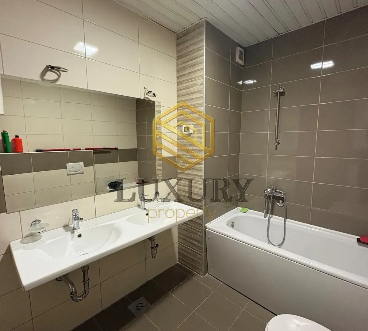 Rent, three bedroom apartment, 110m², City Kvart, Podgorica