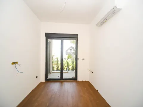 Prodaja, dvosoban stan, 60m², Tološi, Podgorica - image 5