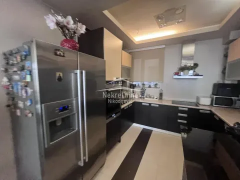 Sale, four bedroom apartment, 167m², Vračar Sve Podlokacije, Beograd - image 7