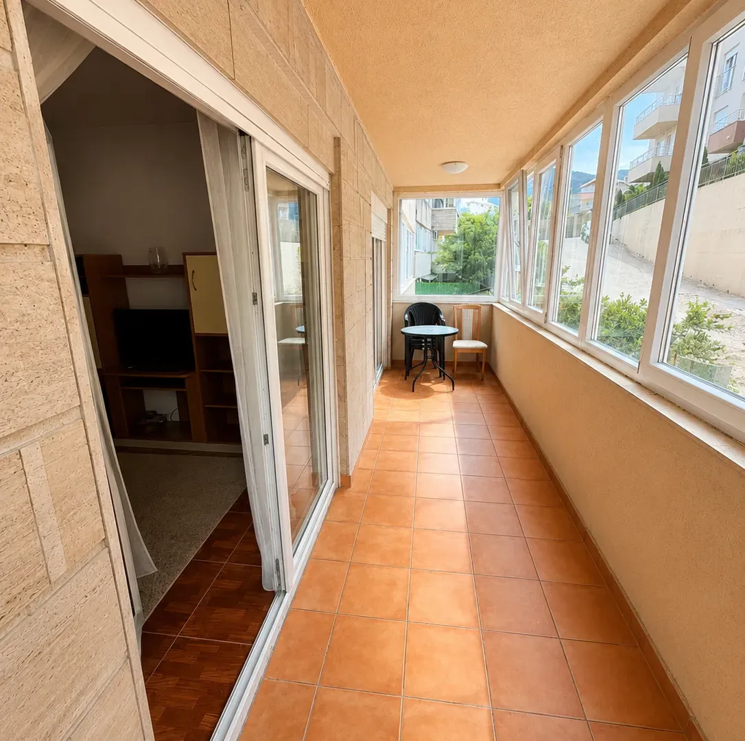 Rent, one bedroom apartment, 55m², Podkošljun, Budva