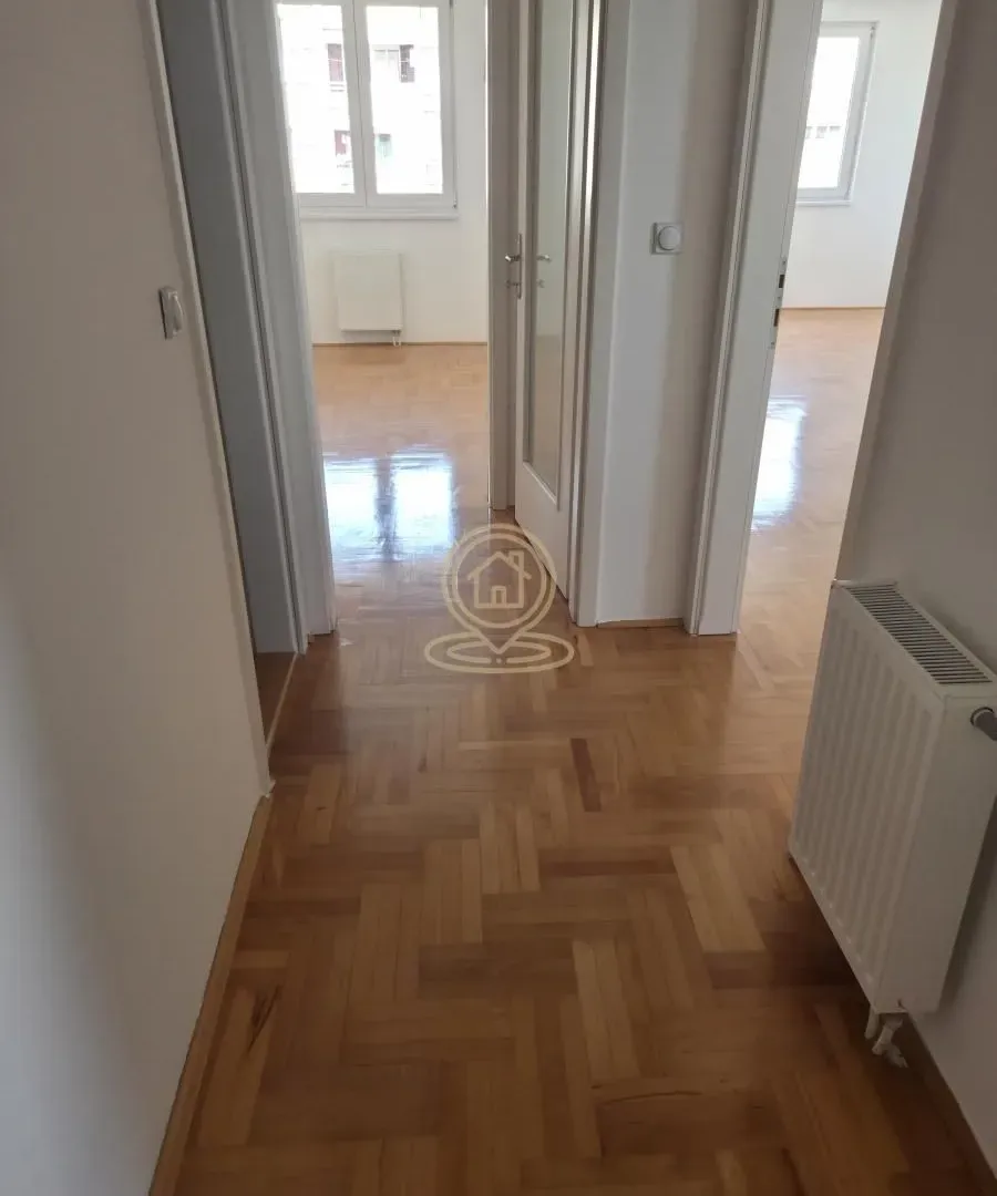 Prodaja, trosoban stan, 79m², Medijana, Niš