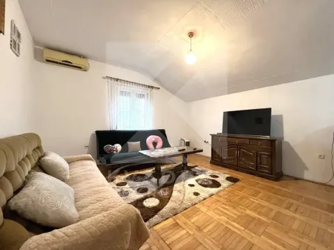 Izdavanje, dvosoban stan, 70m², Murtovina, Podgorica - image 2