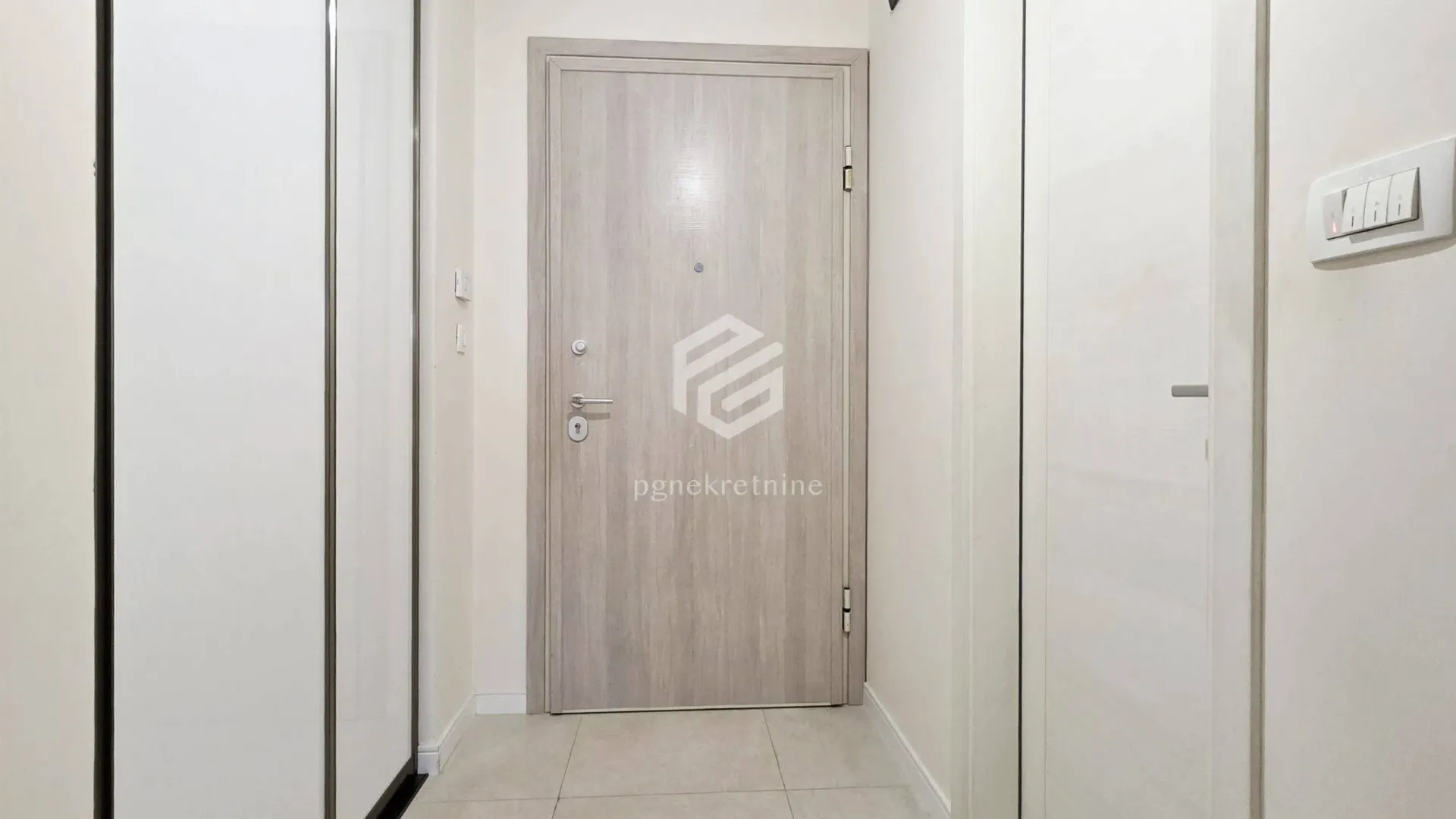 Rent, one bedroom apartment, 49m², Central Point, Podgorica