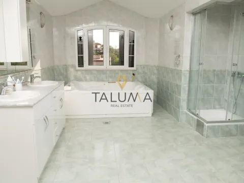 Sale, house, 450m², Zagorič, Podgorica - image 10