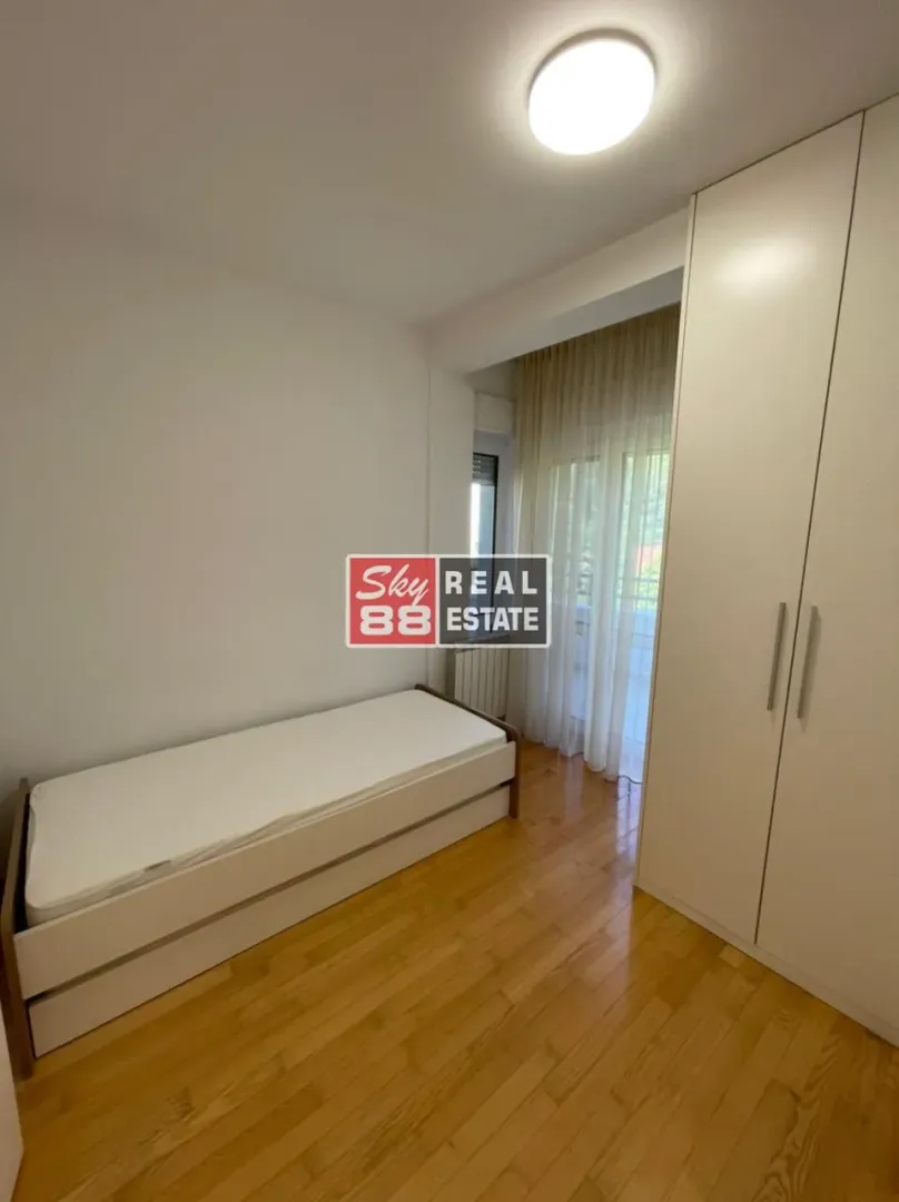 Izdavanje, kuća, 210m², Savski Venac, Beograd