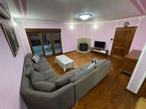 Izdavanje, kuća, 200m², Masline, Podgorica - image 2