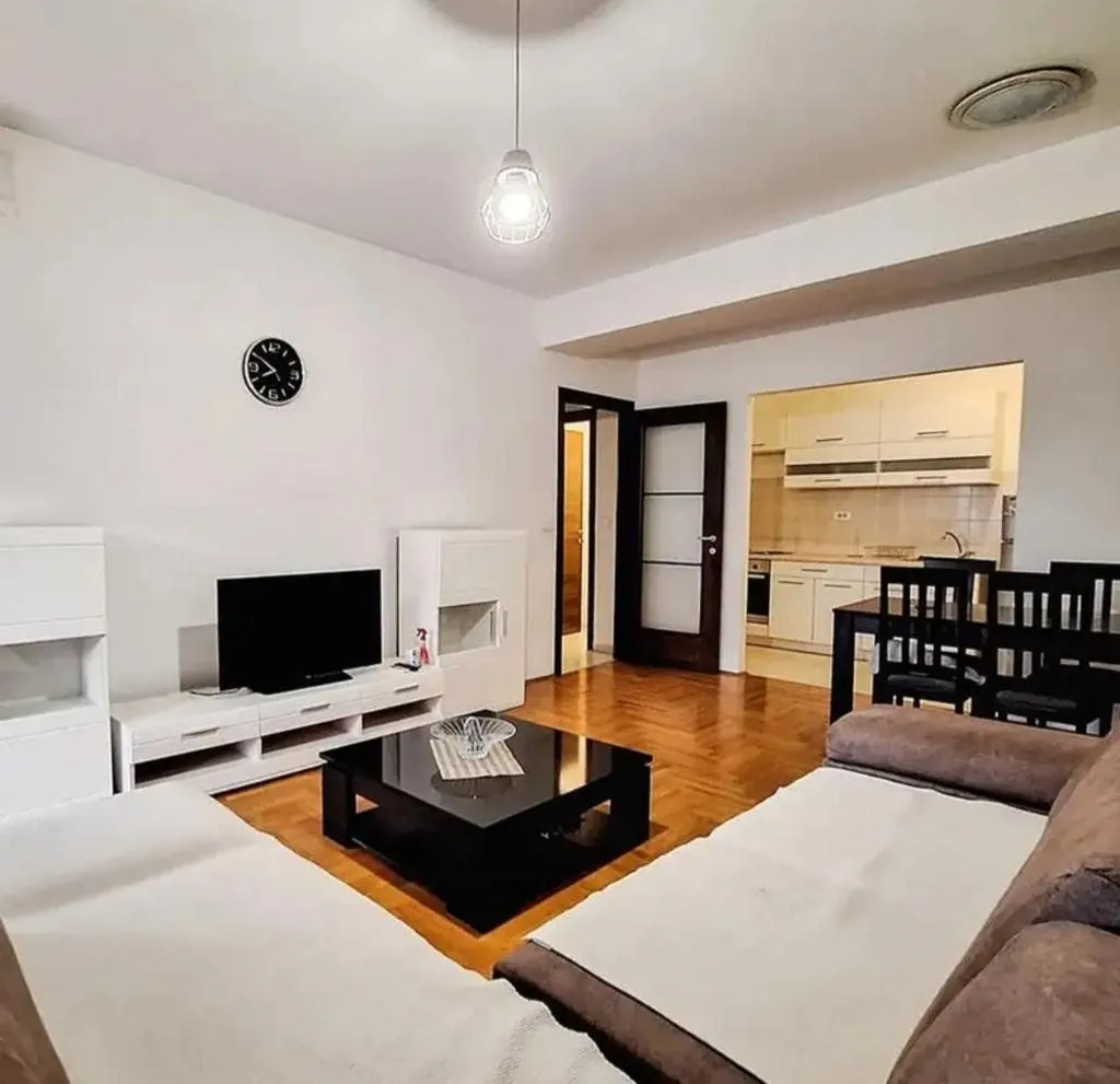 Izdavanje, dvosoban stan, 85m², City Kvart, Podgorica
