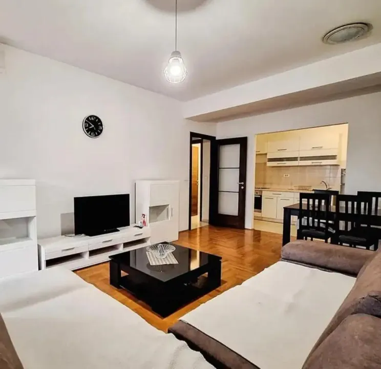 Izdavanje, dvosoban stan, 85m², City Kvart, Podgorica