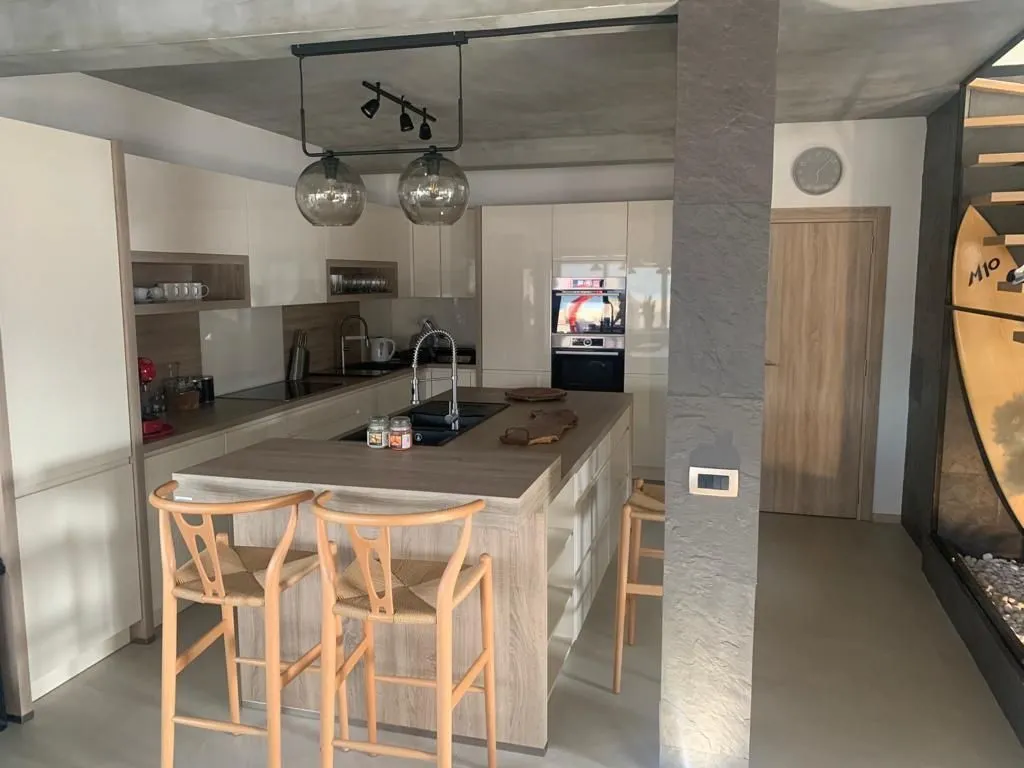 Prodaja, kuća, 280m², Krašići, Tivat
