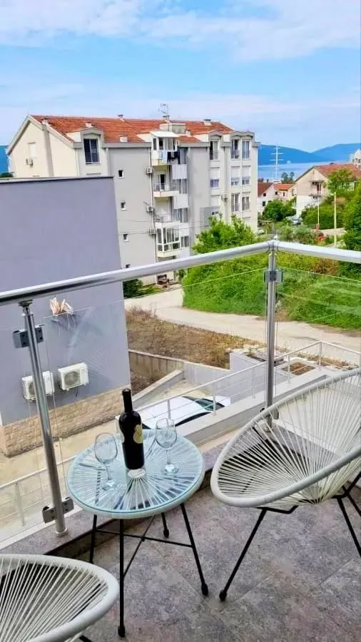 Prodaja, dvosoban stan, 63m², Tivat, Crna Gora