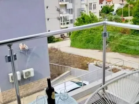 Prodaja, dvosoban stan, 63m², Tivat, Crna Gora - image 1