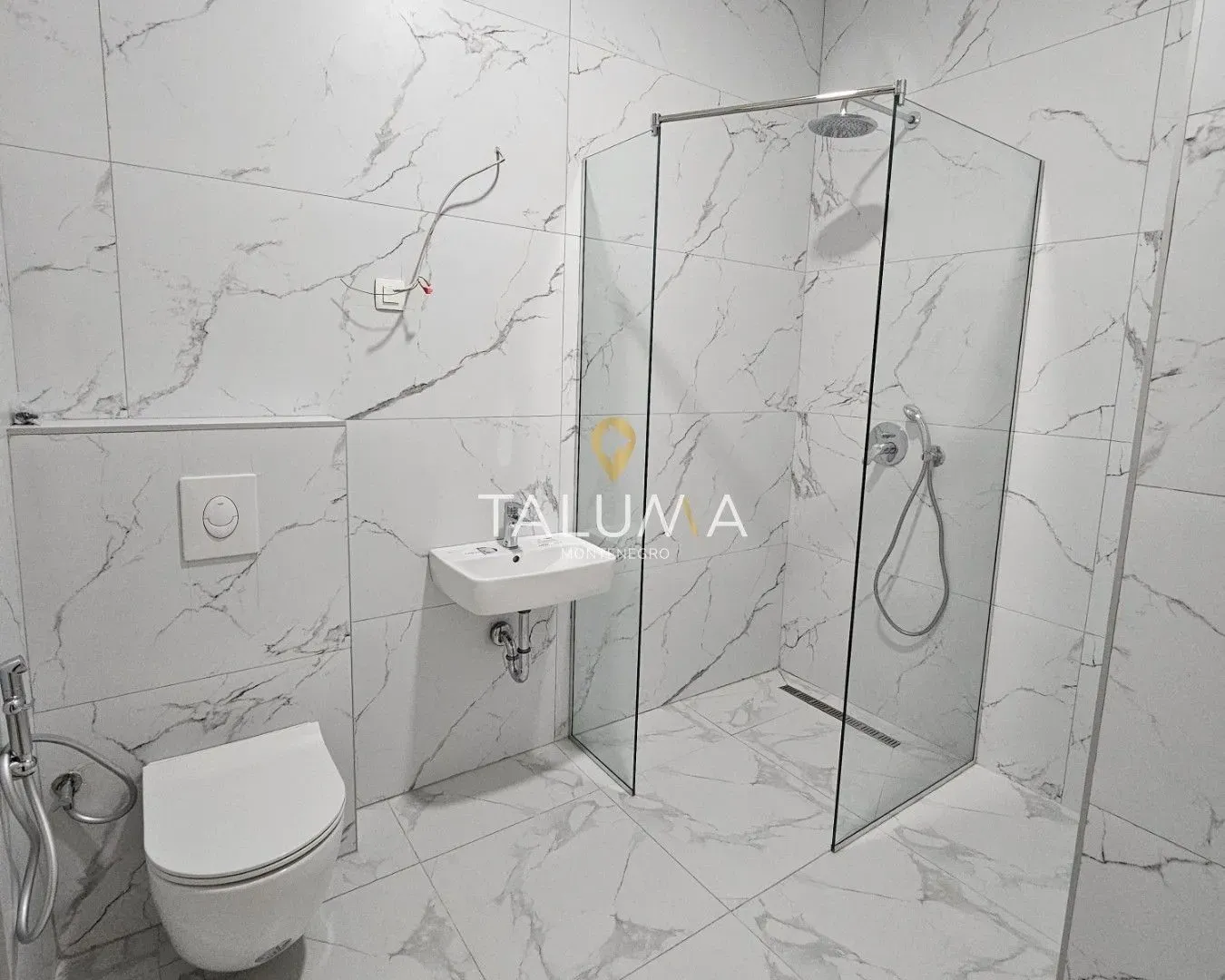 Izdavanje, stan, 269m², Stari Aerodrom, Podgorica