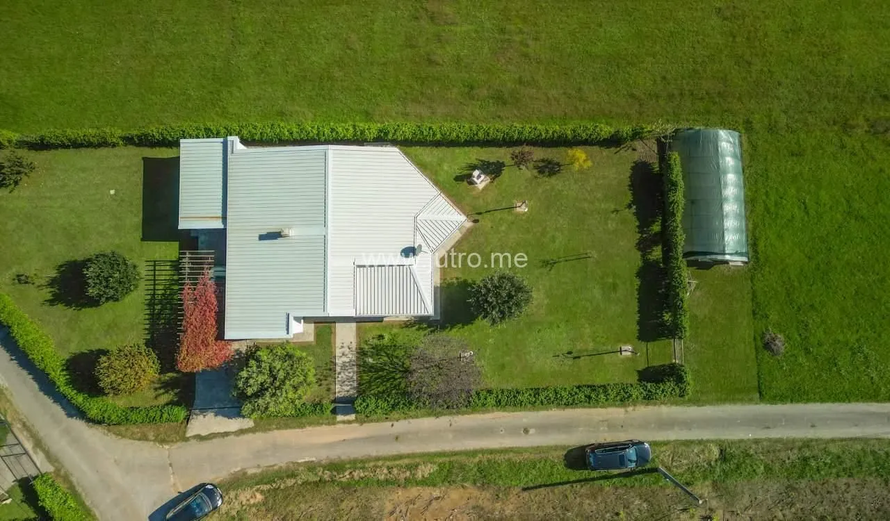 Rent, house, 200m², Spuž, Danilovgrad