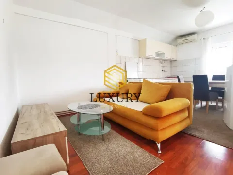 Rent, house, 256m², Tološi, Podgorica - image 4