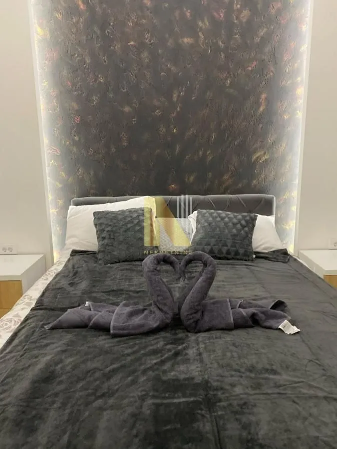 Izdavanje, trosoban stan, 80m², Stari grad, Novi Sad