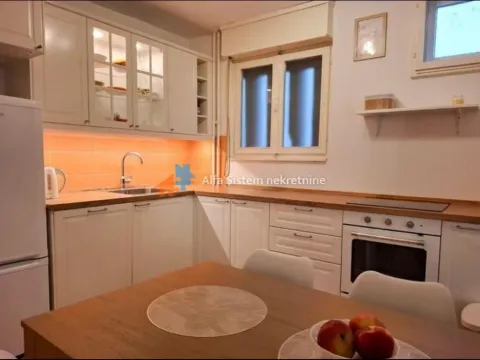 Izdavanje, četvorosoban stan, 80m², Stari Grad, Beograd - image 19