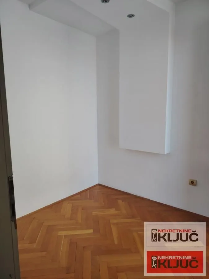 Prodaja, dvosoban stan, 46m², Bulevar Oslobodjenja, Novi Sad Sve Podlokacije