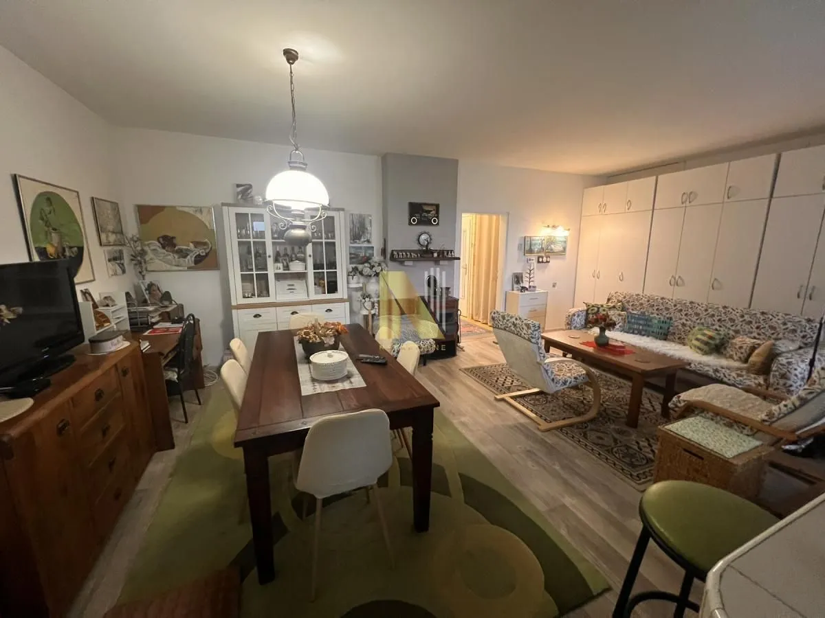 Prodaja, kuća, 114m², Adamovićevo Naselje, Novi Sad Sve Podlokacije