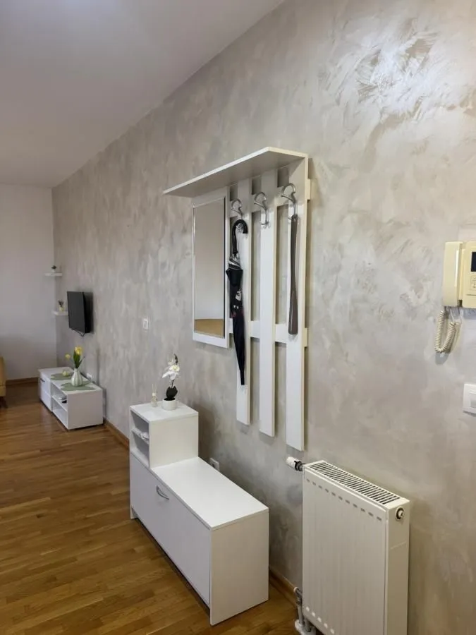 Izdavanje, jednosoban stan, 42m², Podbara, Novi Sad Sve Podlokacije