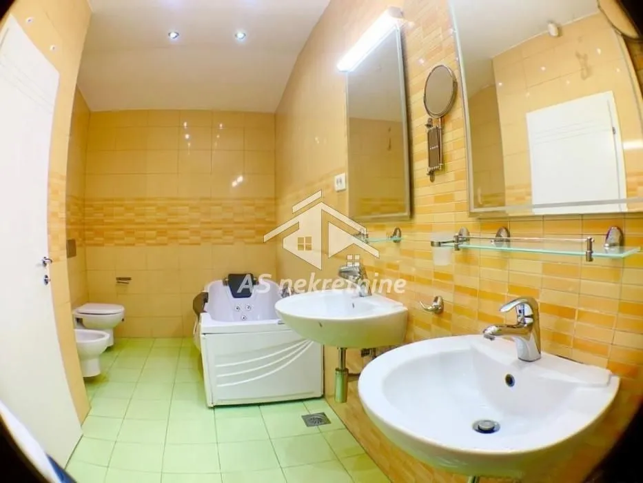 Sale, four bedroom apartment, 157m², Đeram Pijaca, Beograd