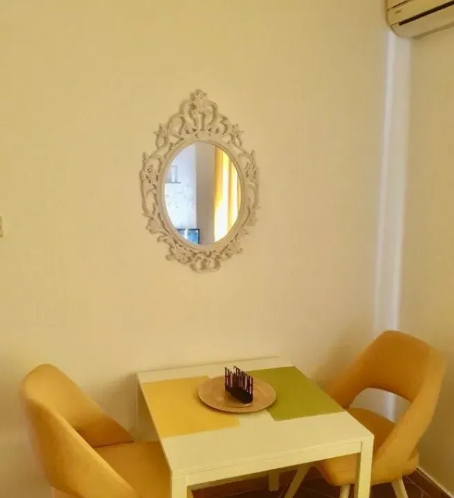 Rent, one bedroom apartment, 42m², Centar, Tivat