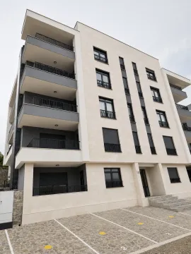 Rent, two bedroom apartment, 70m², Gorica C, Podgorica - image 14