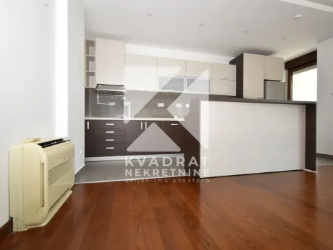 Rent, four bedroom apartment, 230m², Kruševac, Podgorica - image 3