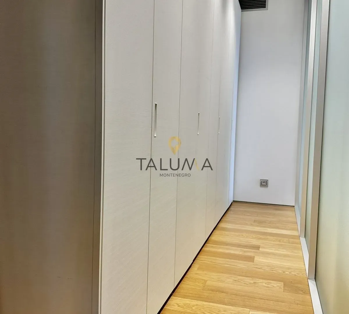 Prodaja, dvosoban stan, 159m², Centar, Budva