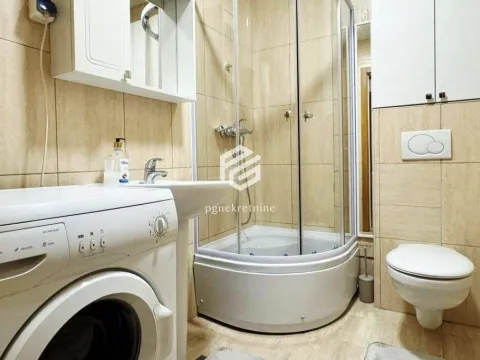 Prodaja, jednosoban stan, 50m², Krivi Most, Podgorica - image 12