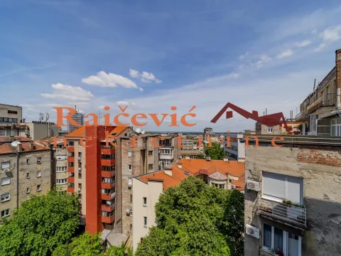 Prodaja, četvorosoban stan, 113m², Centar, Stara Pazova - image 12