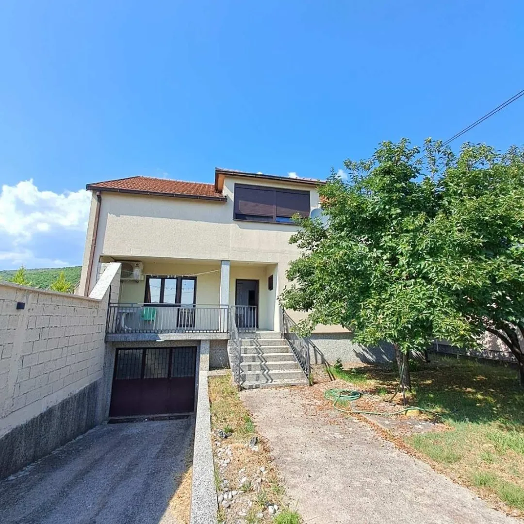Rent, three bedroom apartment, 100m², Beri, Podgorica