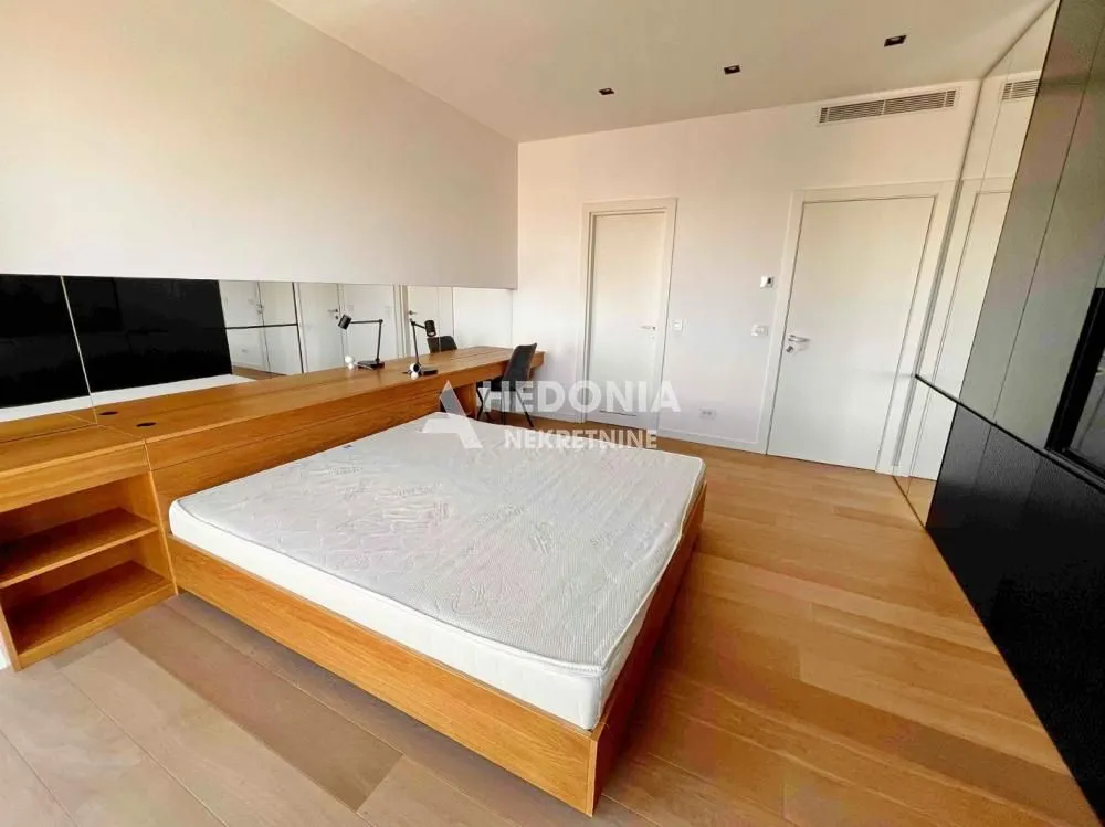 Izdavanje, trosoban stan, 96m², Novi Beograd Blok 65, Novi Beograd Sve Podlokacije