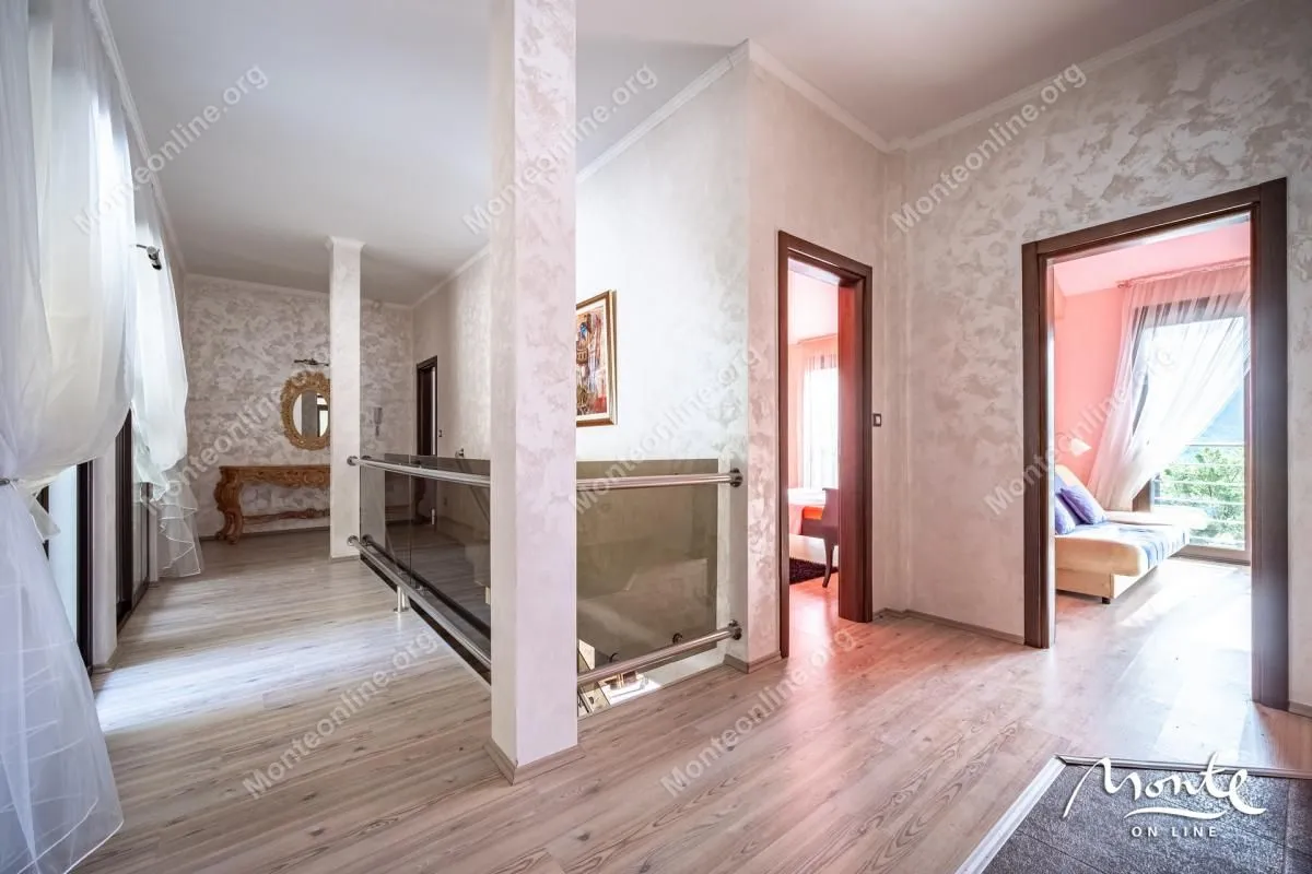 Prodaja, kuća, 188m², Sasovići, Herceg Novi