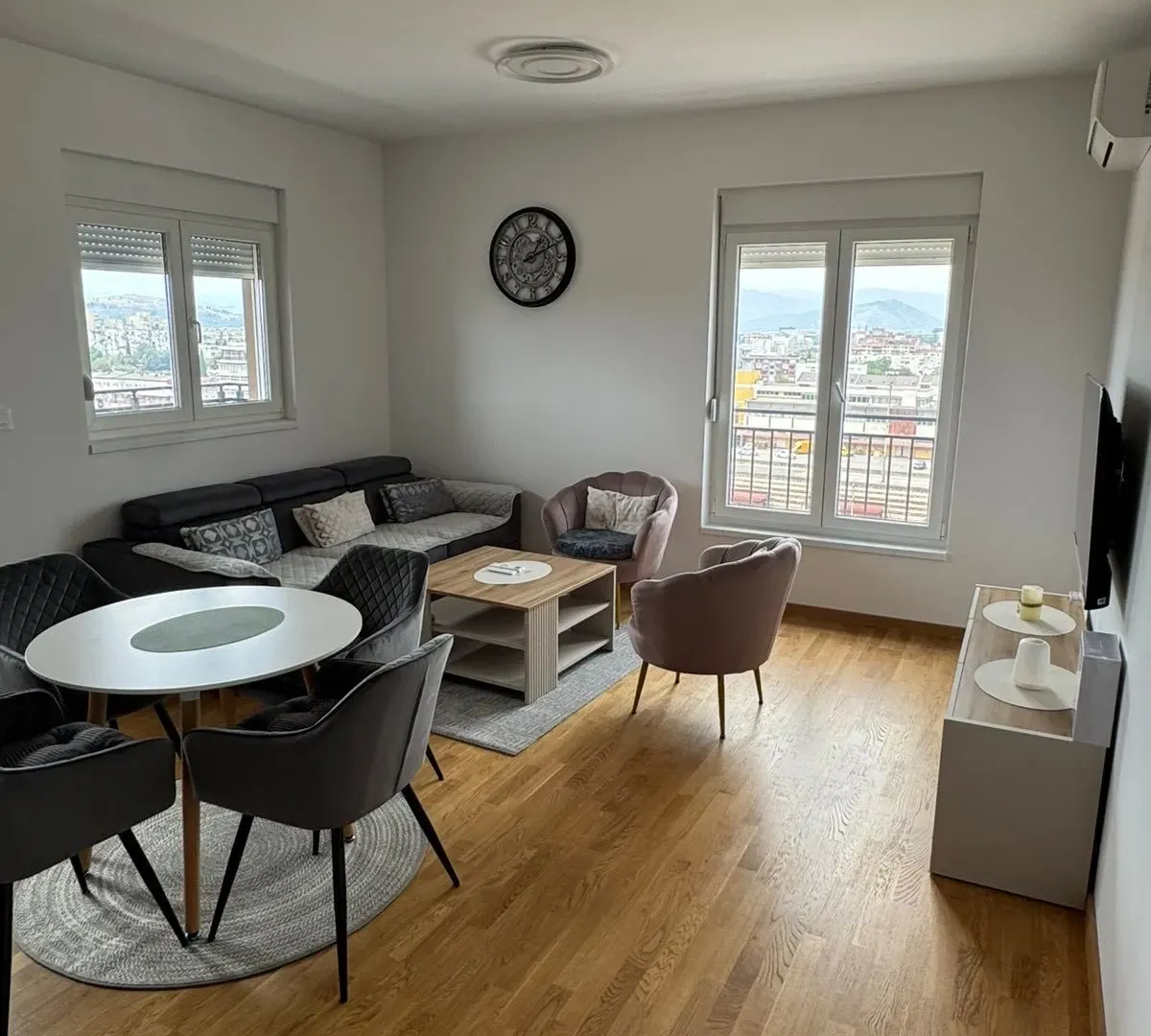 Izdavanje, dvosoban stan, 66m², Stari Aerodrom, Podgorica