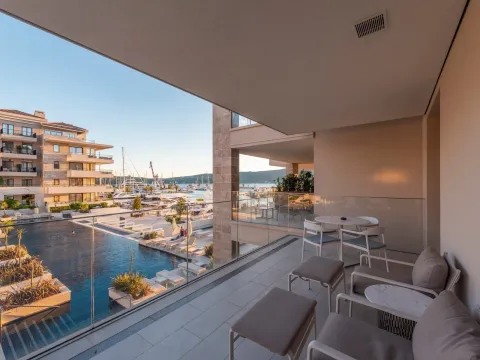 Prodaja, jednosoban stan, 80m², Porto Montenegro, Tivat - image 1