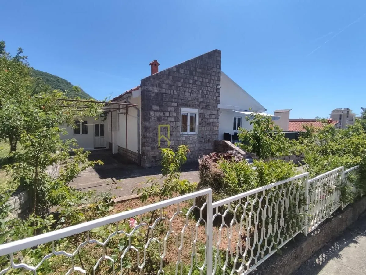 Sale, house, 282m², Petrovac, Budva