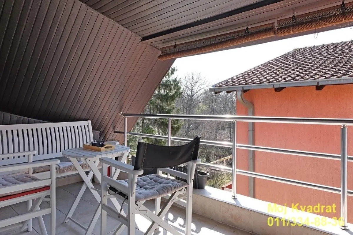 Prodaja, četvorosoban stan, 100m², Zemun Sve Podlokacije, Beograd