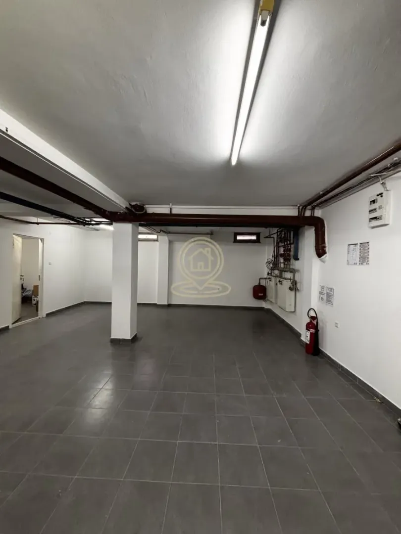 Rent, office space, 450m², Medijana, Niš
