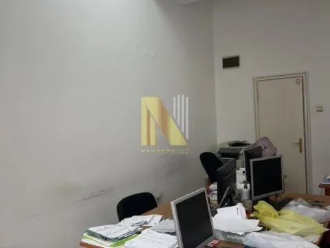 Sale, office space, 20m², Rotkvarija, Novi Sad Sve Podlokacije - image 1