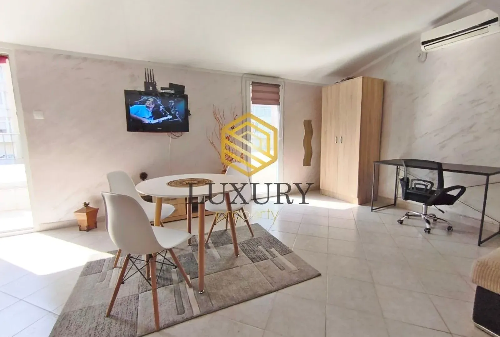 Rent, studio apartment, 40m², Stari Aerodrom, Podgorica