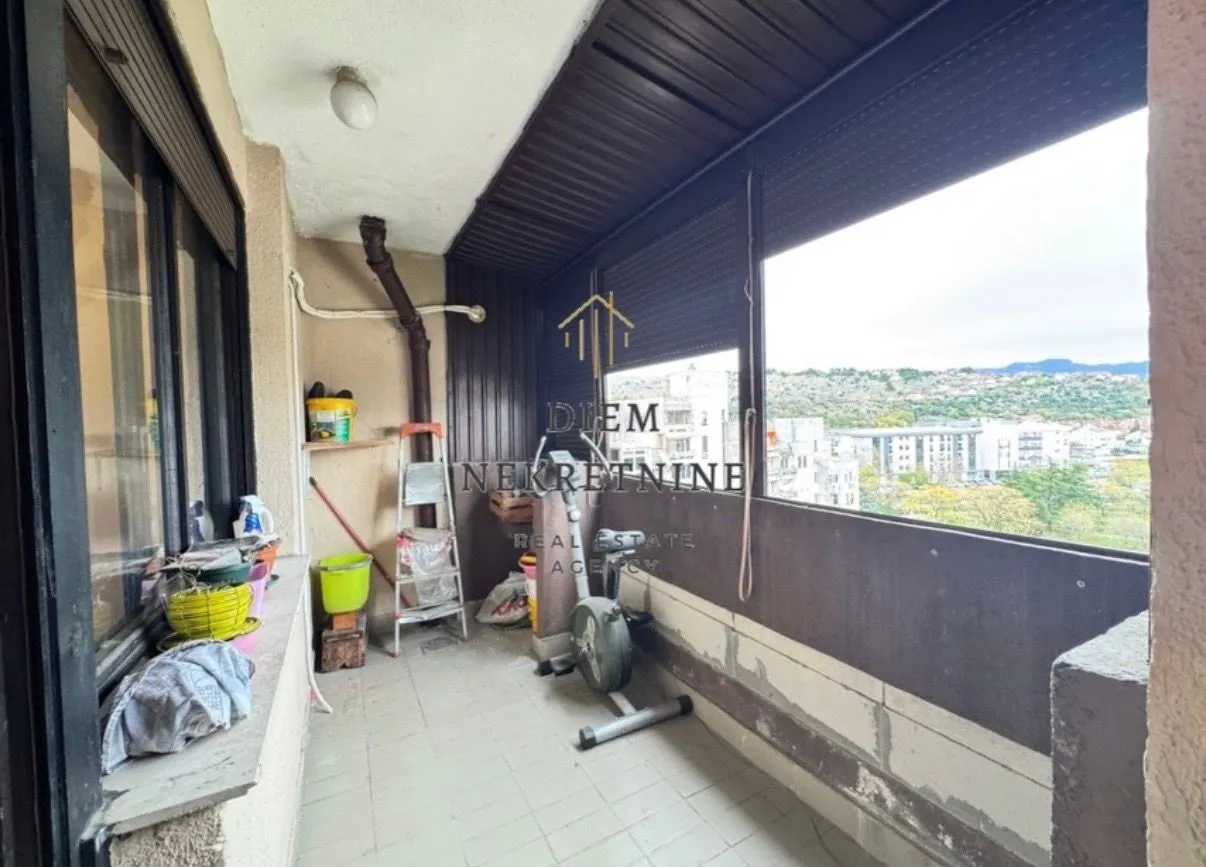 Prodaja, trosoban stan, 96m², Blok 6, Podgorica